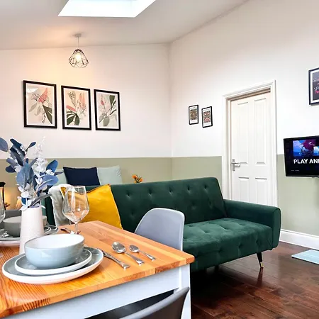 Alluring Studio 30Min To Central London & Free Parking